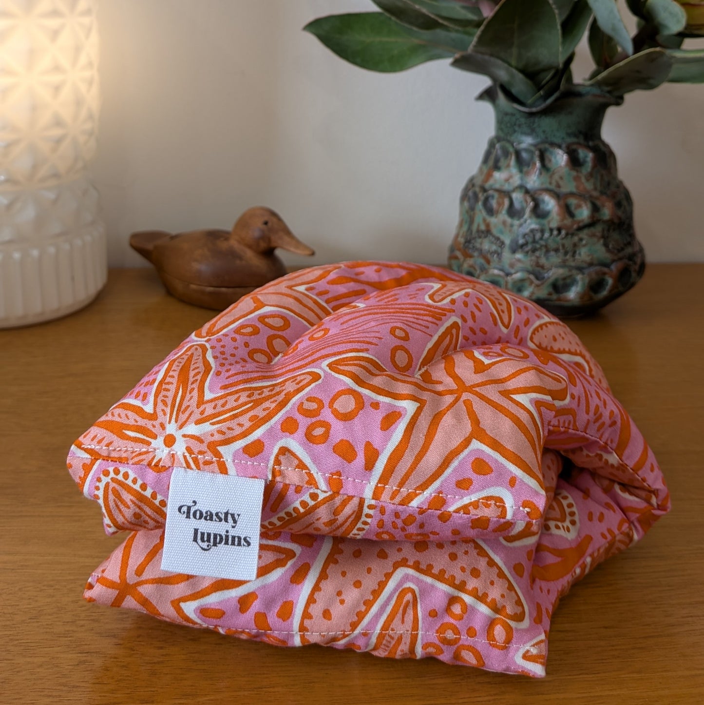 Shoulder heat/cool pack