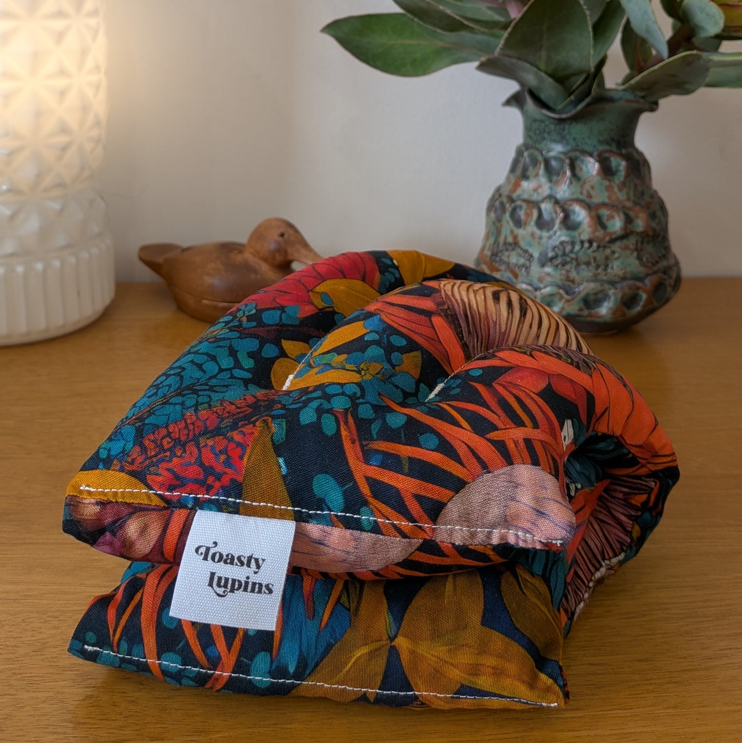 Shoulder heat/cool pack