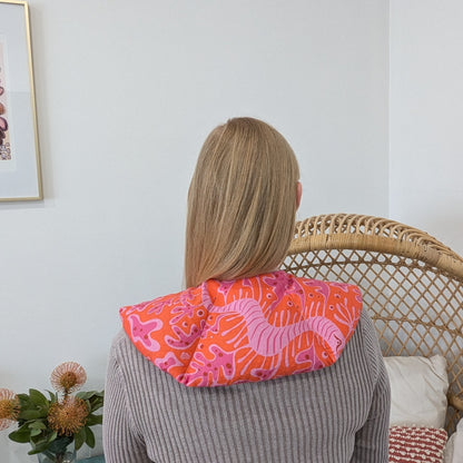 Shoulder heat/cool pack