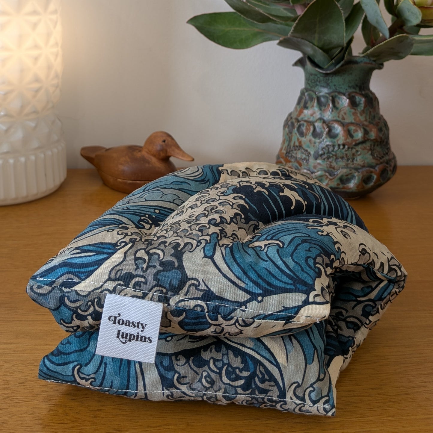 Shoulder heat/cool pack