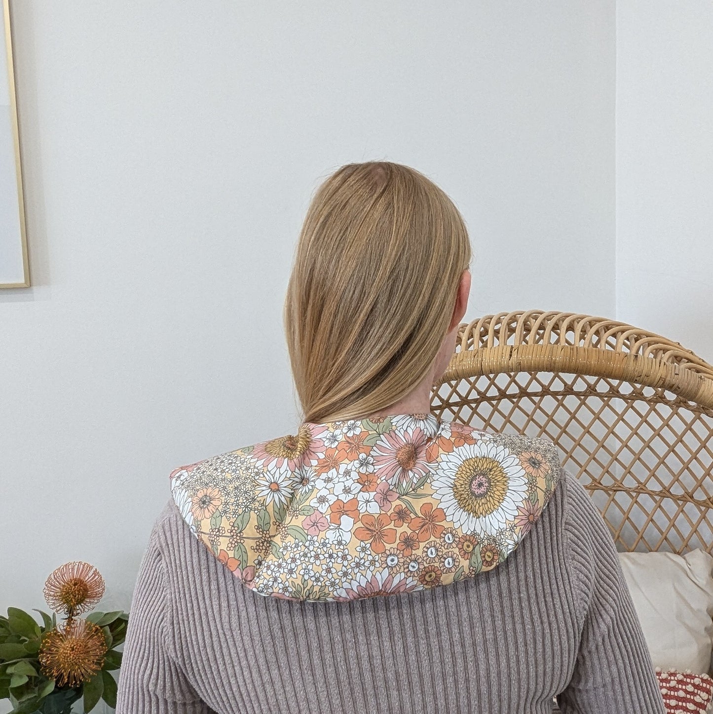 Shoulder heat/cool pack