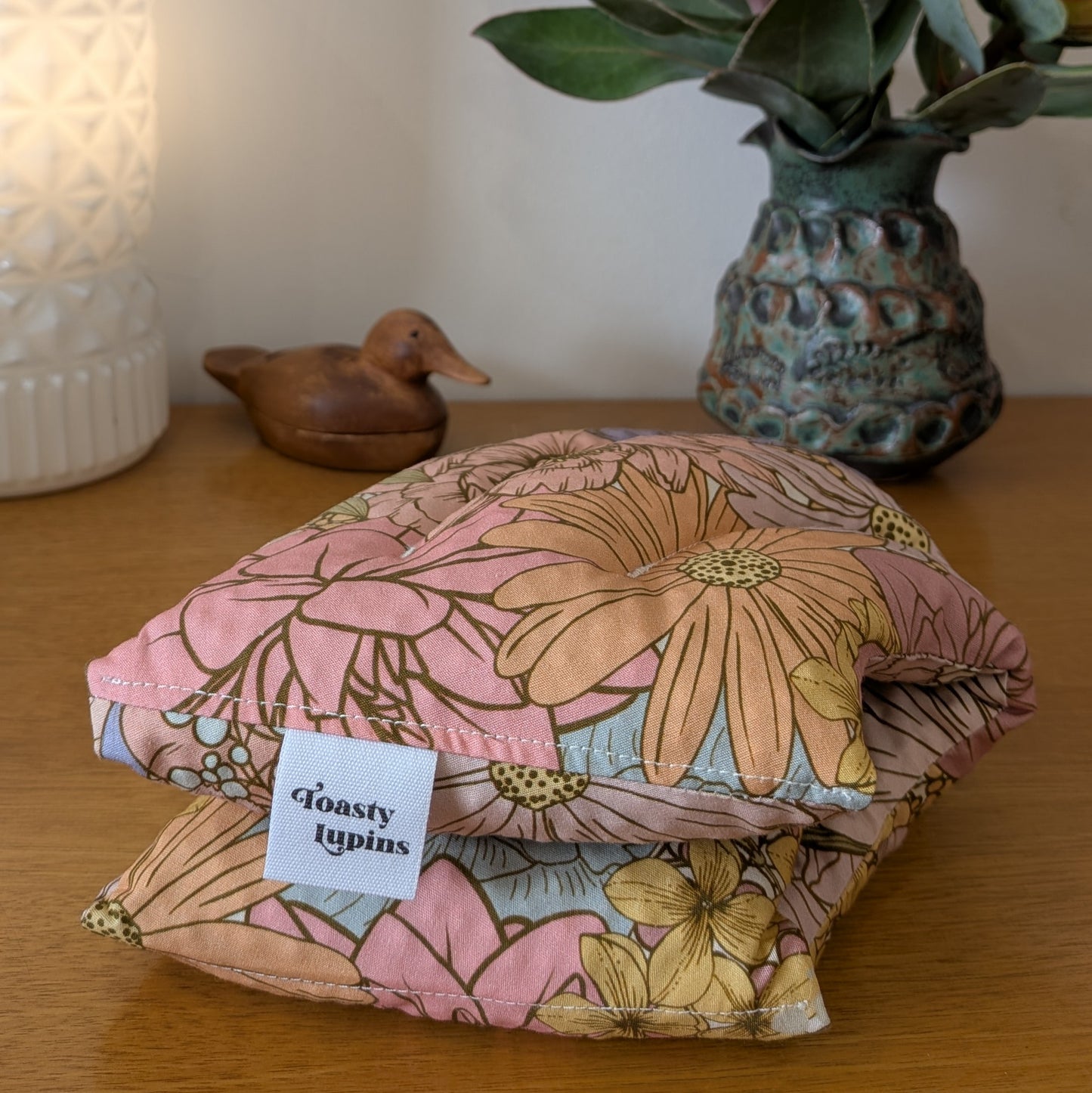 Shoulder heat/cool pack