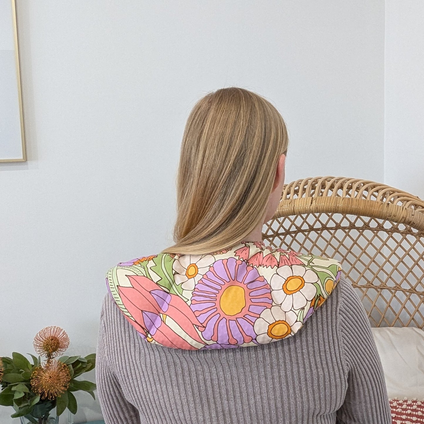 Shoulder heat/cool pack