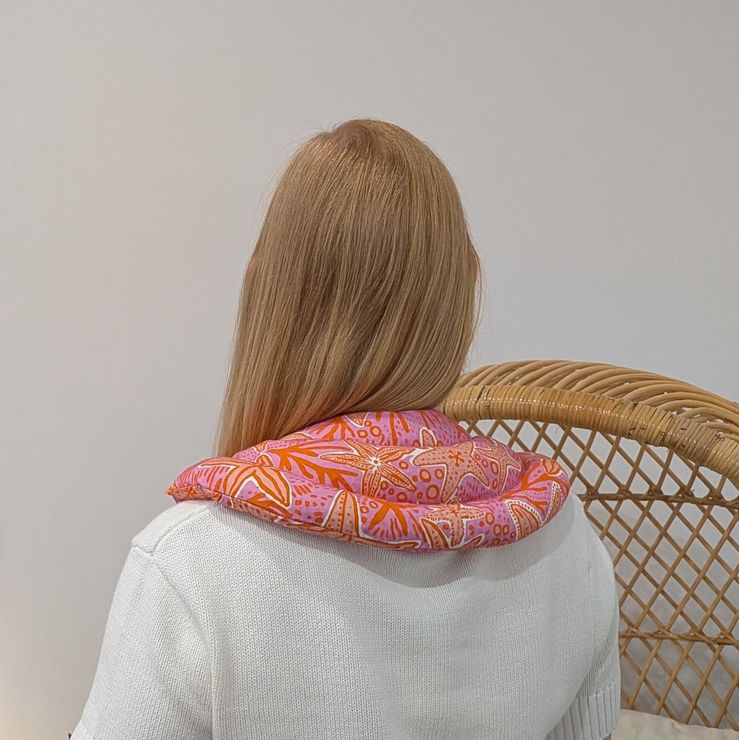 Shoulder heat/cool pack