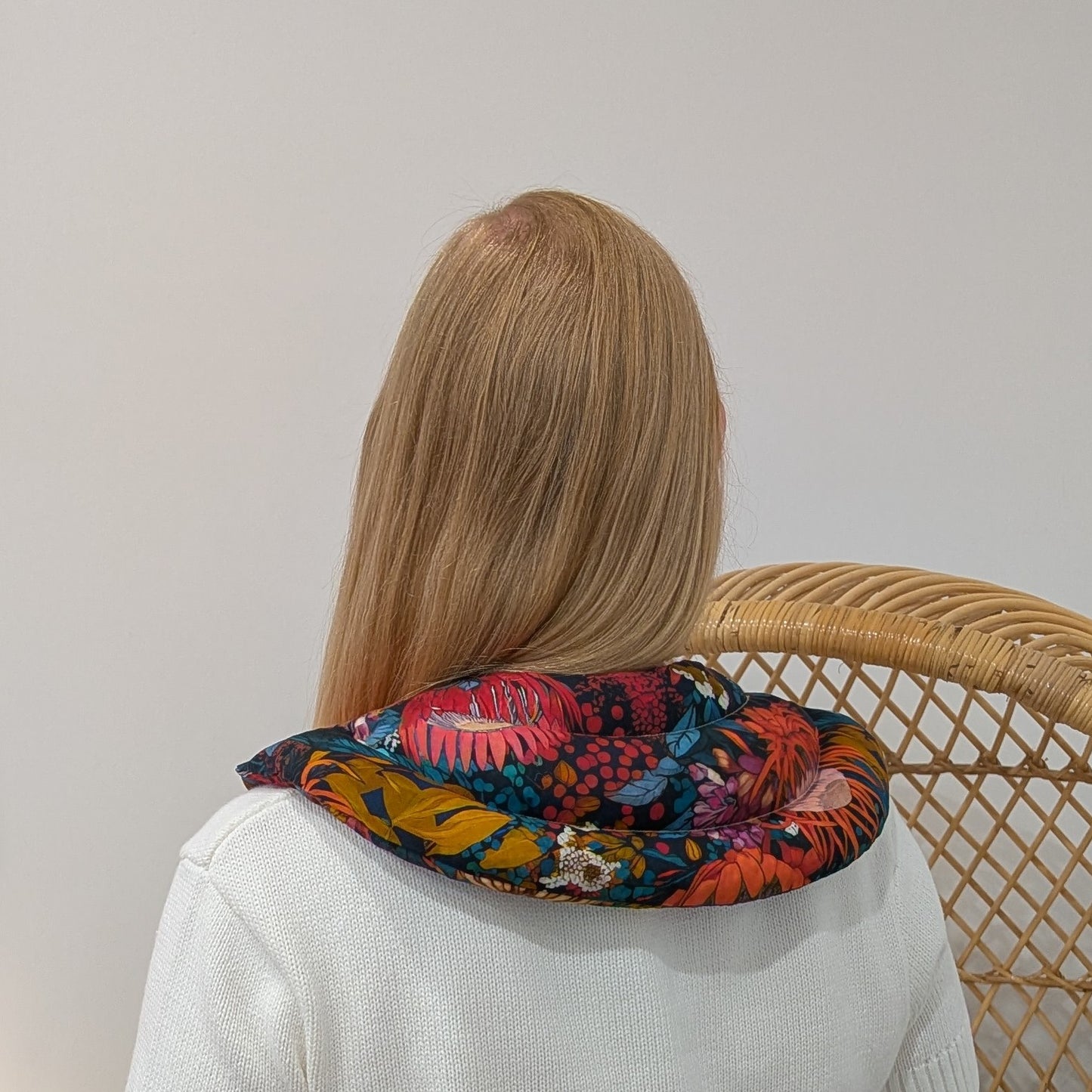 Shoulder heat/cool pack