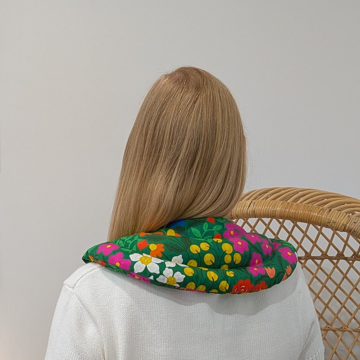 Shoulder heat/cool pack