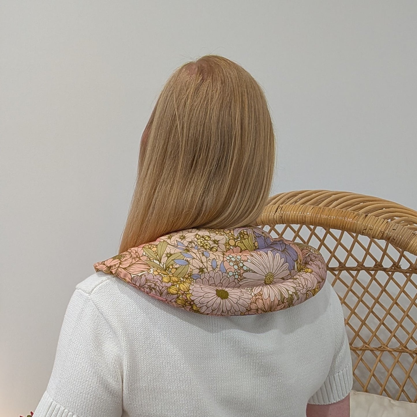 Shoulder heat/cool pack