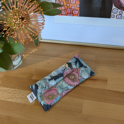 Teeny heat/cool pack