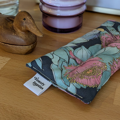 Teeny heat/cool pack